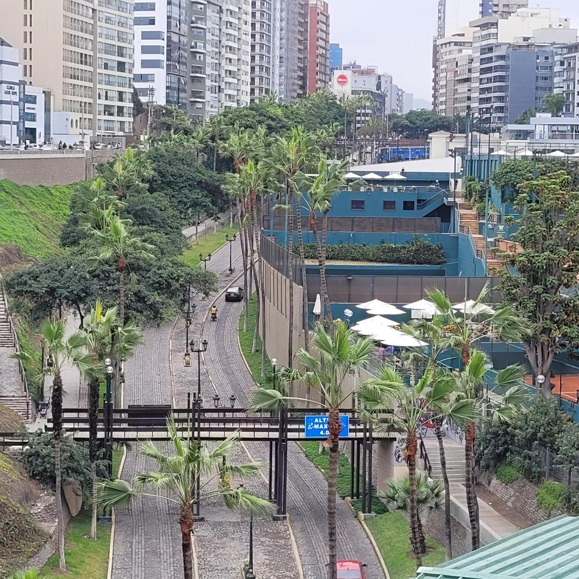 The Guest House 1 At The Booming Center Of Miraflores, Lima - Peru Екстер'єр фото